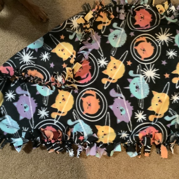 Handmade fleece tie blanket - Cats in Space - Picture 2 of 2